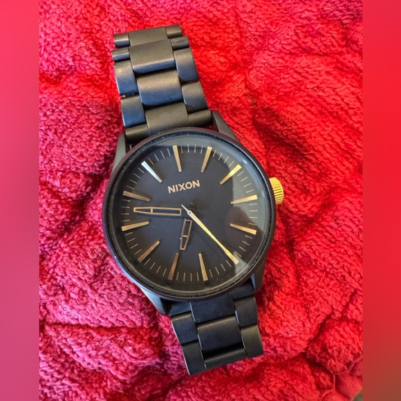 Nixon Sentry 38 SS black and gold watch - Picture 1 of 9